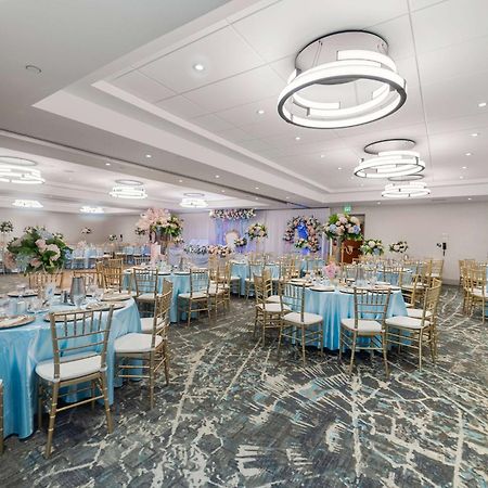 Отель Doubletree By Hilton Карсон Экстерьер фото