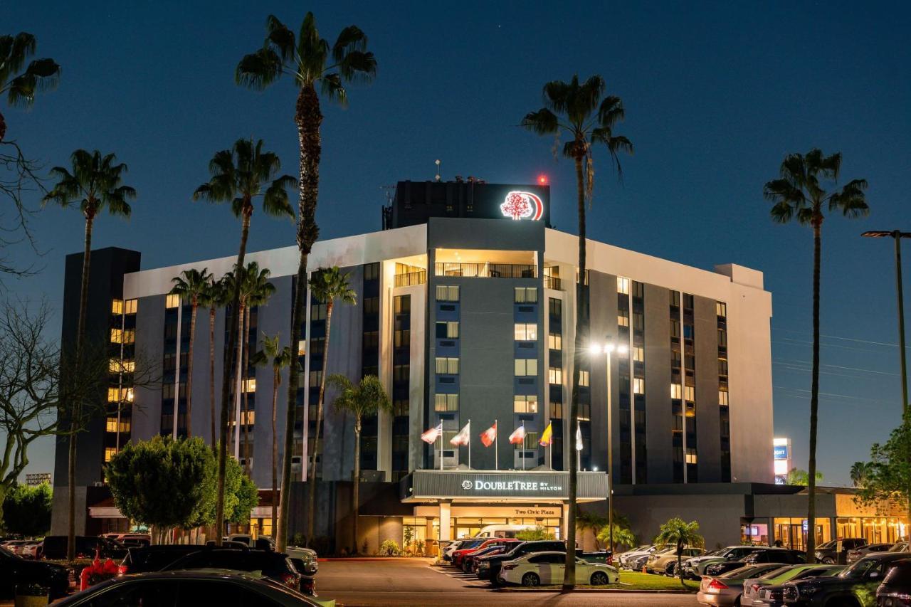 Отель Doubletree By Hilton Карсон Экстерьер фото
